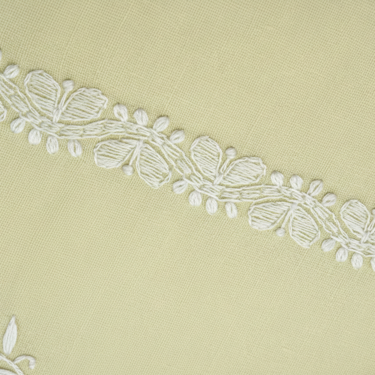 Noor-e-Baithak Table Runner