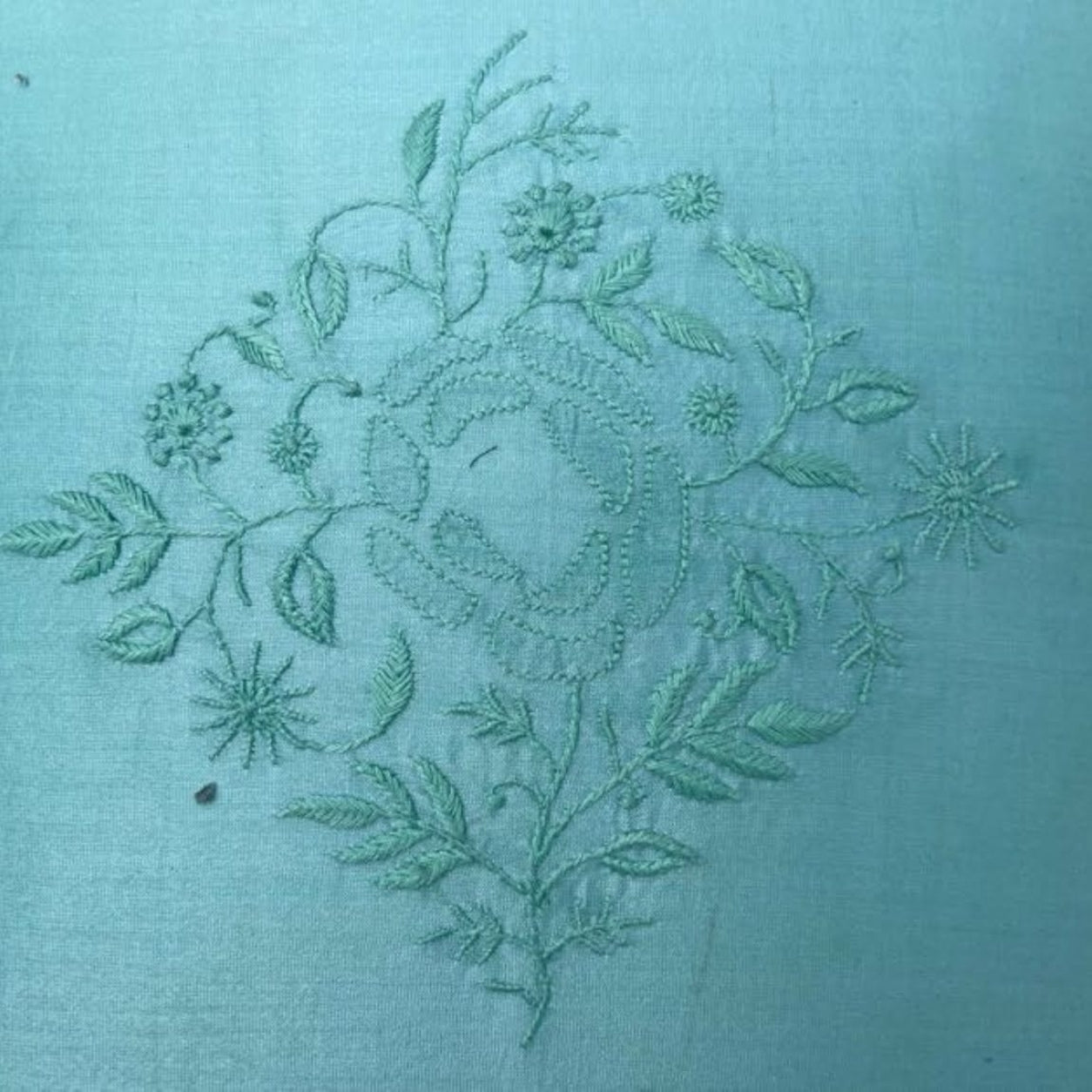 Mehr-e-Firoza Chikankari Cushion Cover